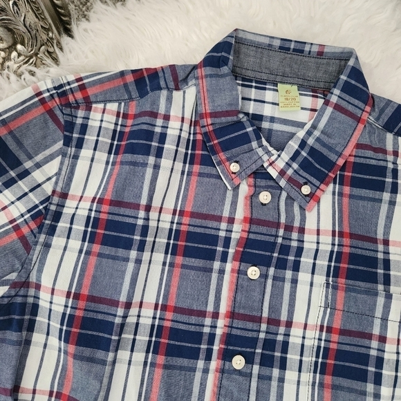 Class Club Boy's Short Sleeve Plad Button down shirt. Size 18/20. New. C1 - Picture 2 of 8